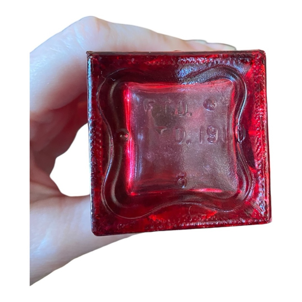 Vintage FTD Red Faceted Glass Square Bud Vase 1980 Diamond Point 6.5" - Picture 5 of 5